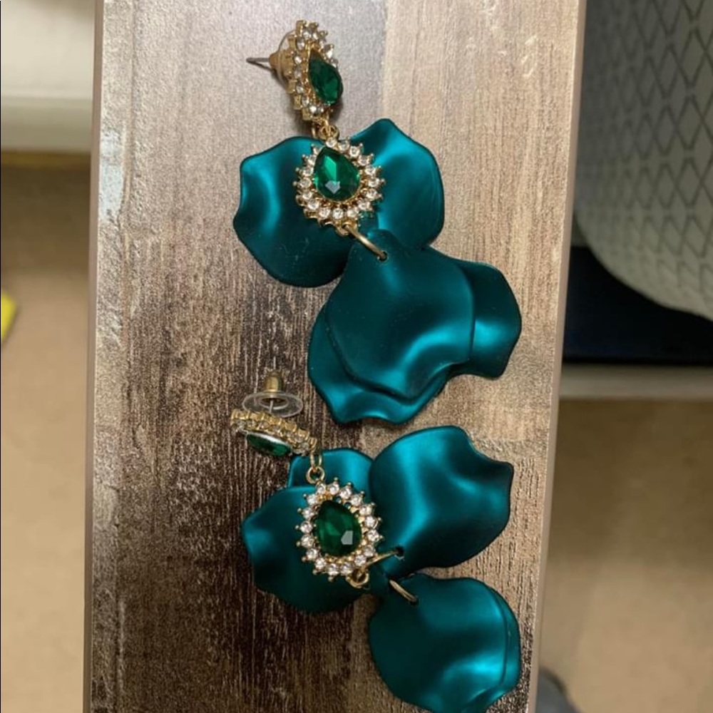 Emerald dangle Earrings